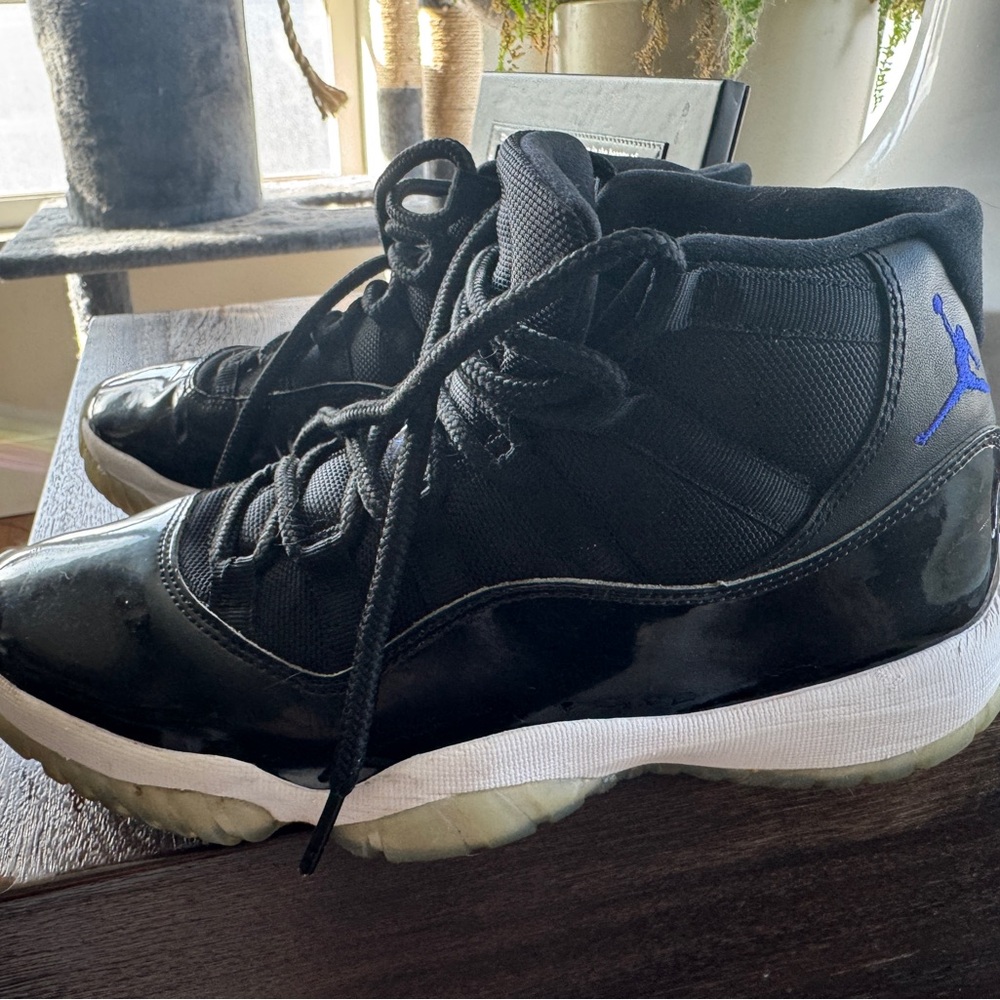 “Space Jam” Jordan 11’s High-Top Sneakers(2016)